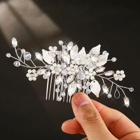 JEAIRTS front view of silver pearl comb highlighting elegant silhouette