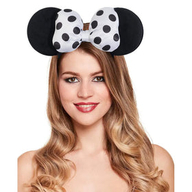 jeffan in use theme park setting worn by model for playful photo-ready look