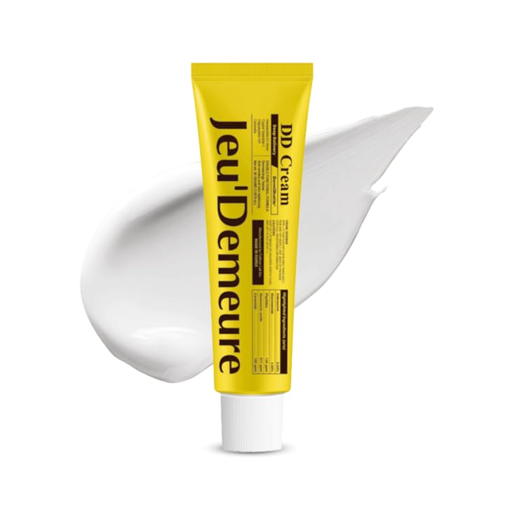 JEU'DEMEURE front tube showing product branding and easy-use cap, clear benefit hydration