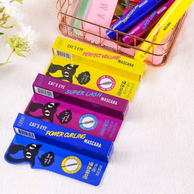 jigott size scale in hand illustrating compact 12g travel-friendly tube