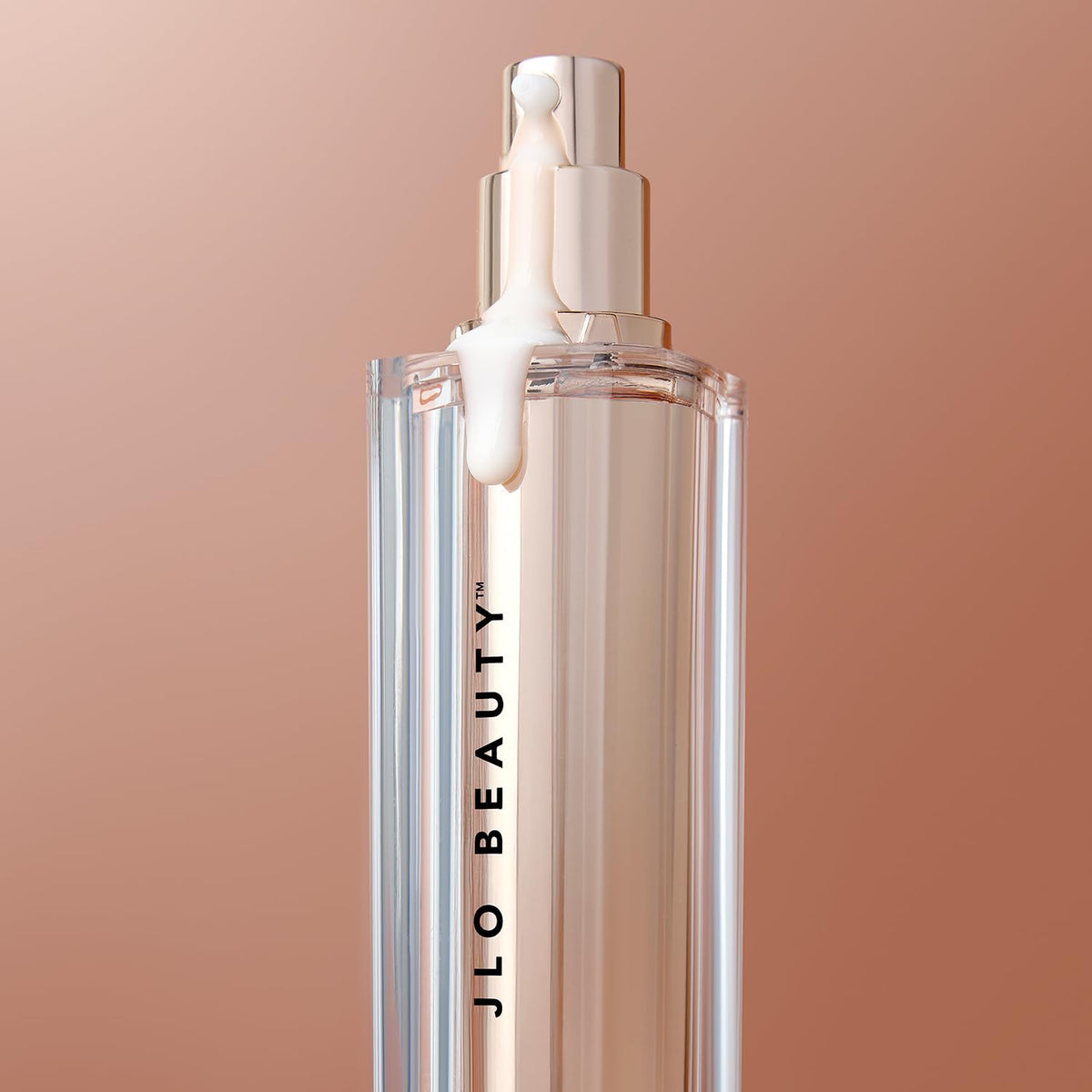 JLO BEAUTY packaging and box detail showing product branding and ingredient callouts