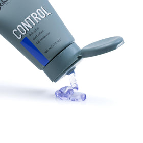 JOHNNY B. in-use during barber cut showing precise control benefits