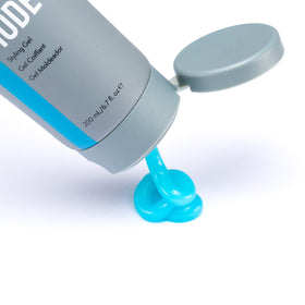 JOHNNY B. Mode gel texture close-up demonstrating thick no-flake consistency for control