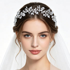 Jorsnovs close-up of cubic zirconia stones highlighting clear brilliance and precision