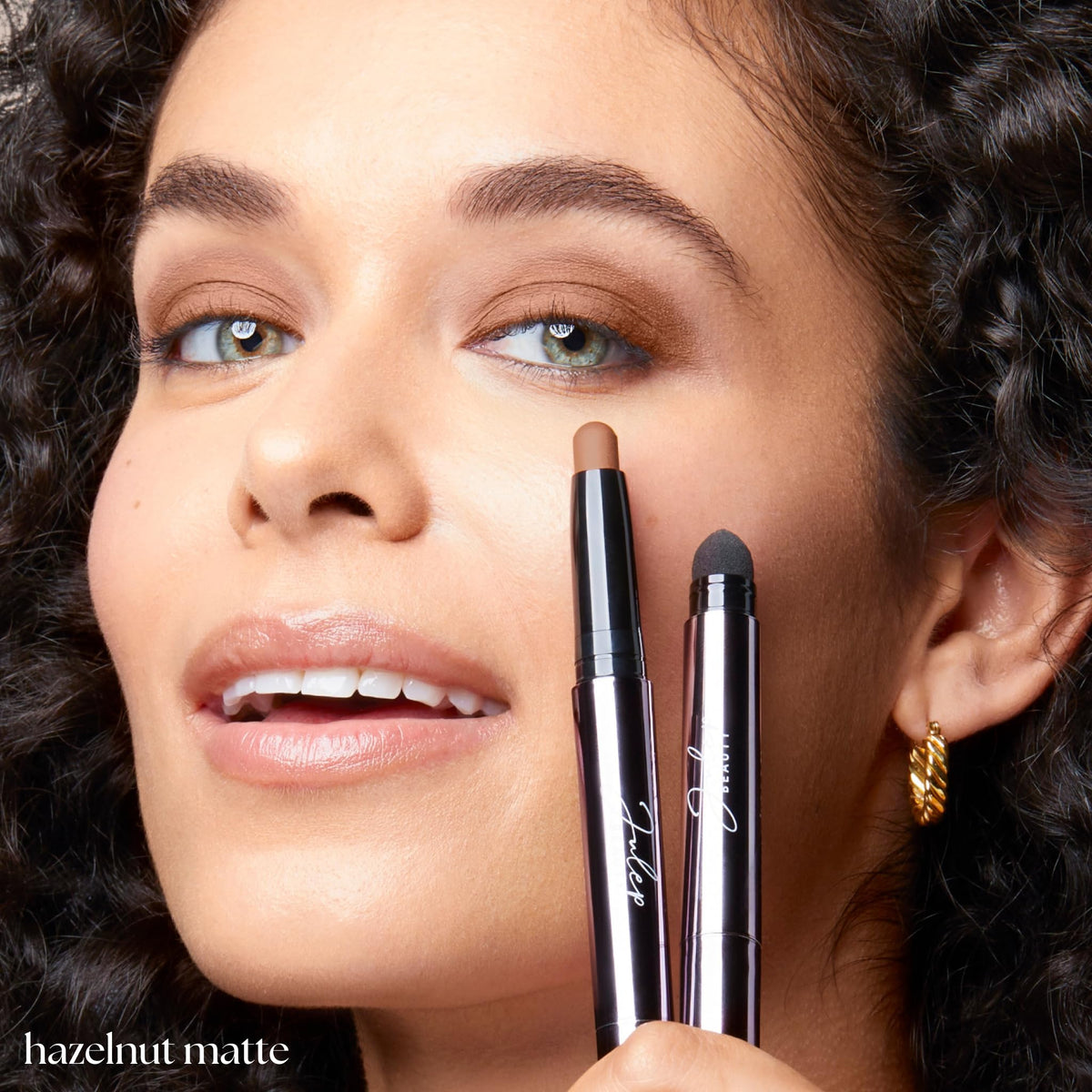Julep built-in smudger detail for easy on-the-go blending benefit