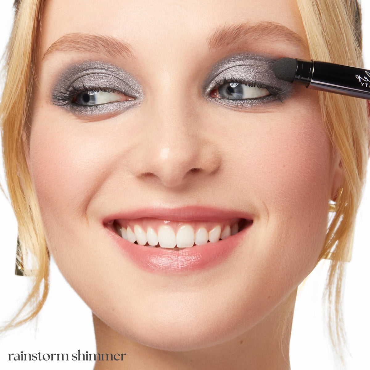 Julep Rainstorm Shimmer built-in smudger detail for easy blending