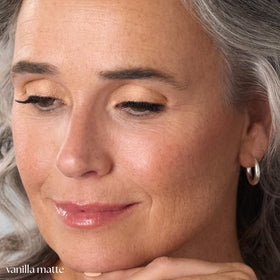 Julep Vanilla Matte applied on eyelid demonstrating crease-resistant natural finish