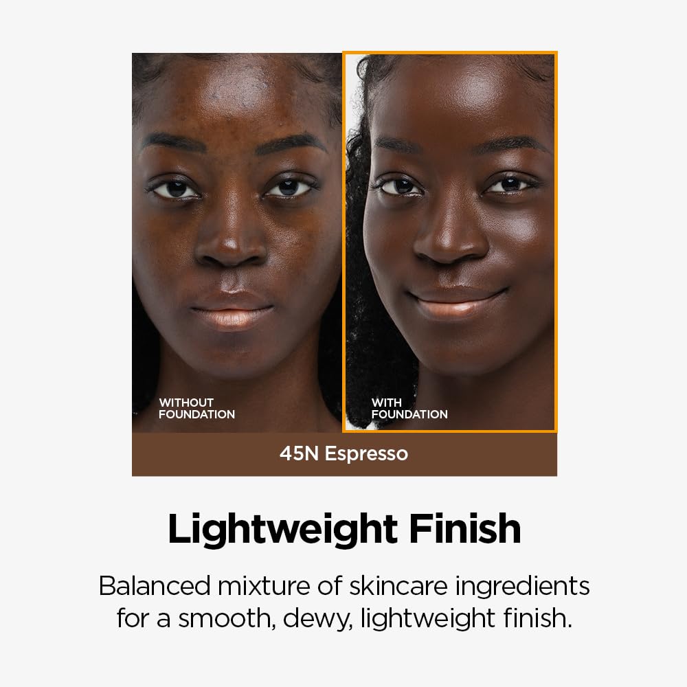 JUNG SAEM MOOL compact detail showing refill slot and practical design