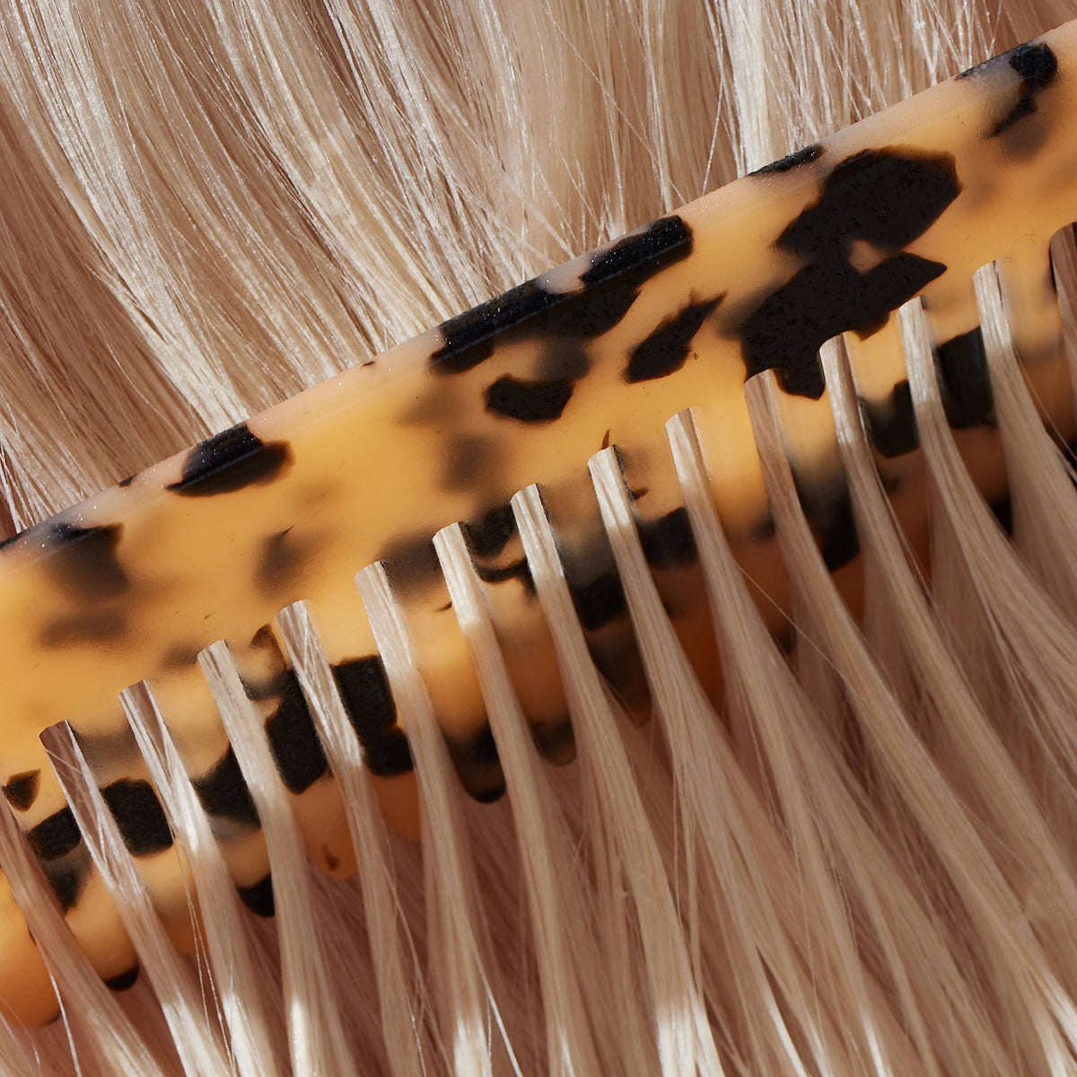 JVN ingredient highlights with Tremella and hyaluronic acid for moisture boost