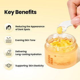 K-SECRET close-up of gel and capsules texture, demonstrates smooth blendability and nourishment