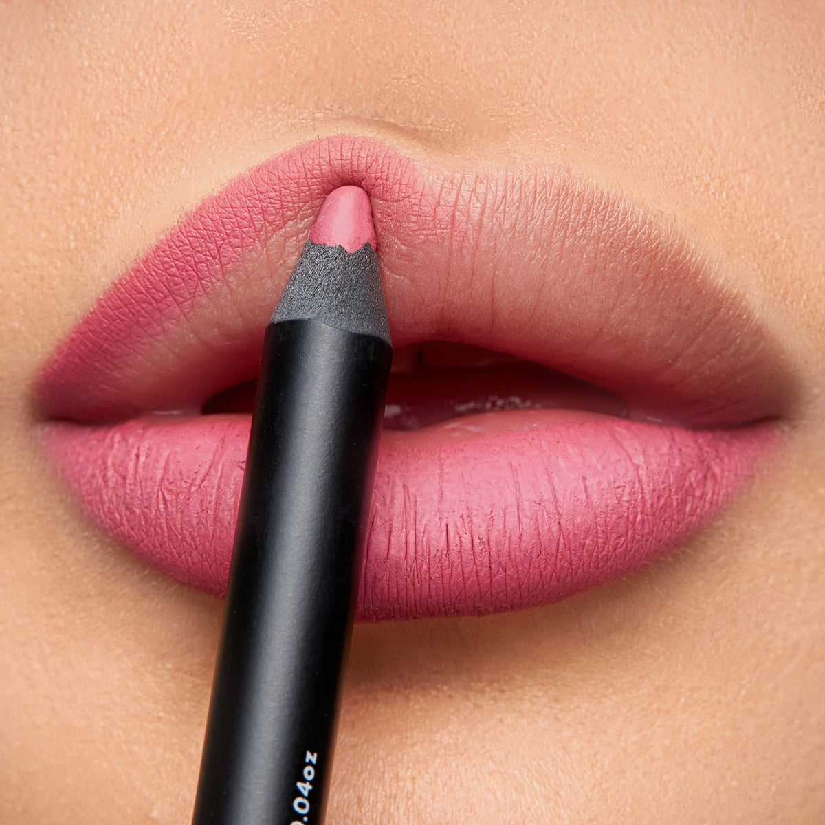 K7L lip crayon front view showing compact design and durable cap for travel