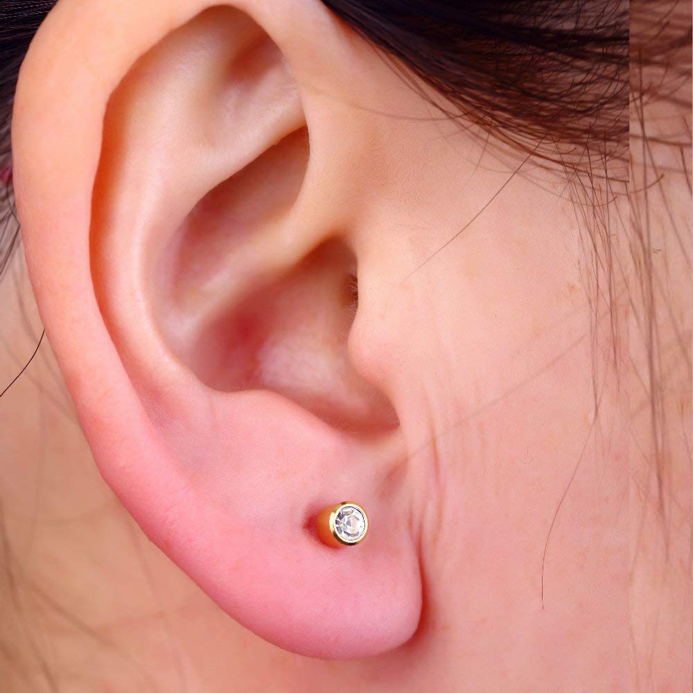 KAIQIKAIXI demonstration on ear model showing quick, guided piercing action