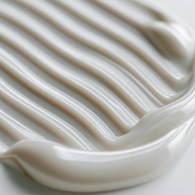 Kareol cream texture close-up demonstrating smooth, blendable formula