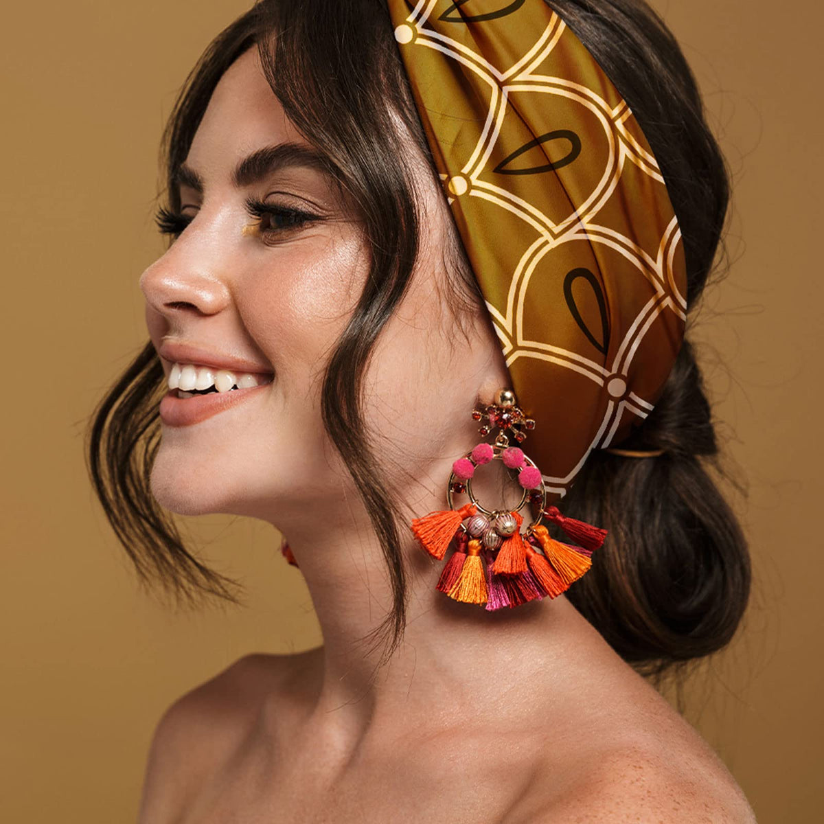 Karma bee headband worn by model outdoors showing steady hold benefit