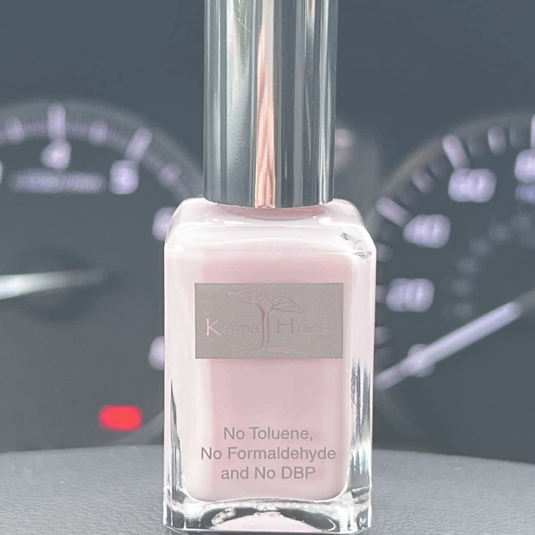 karma organic close-up gloss finish demonstrating long-lasting shine