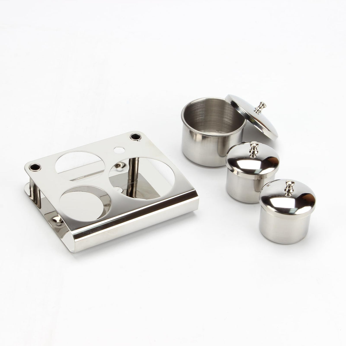 KCGANI cups in use mixing acrylic liquid to speed nail prep