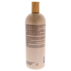 KeraCare shampoo pouring texture close-up demonstrating slip for easier detangling