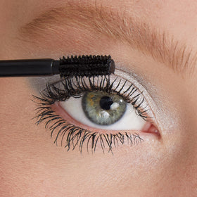 KIKO Milano before and after lashes demonstrating visible volume boost and separation