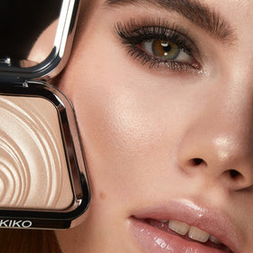 KIKO Milano texture swirl detail highlighting fine-milled powder for seamless blend