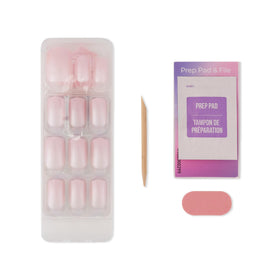 KISS metallic chrome close-up highlighting mirror-like shine and polish benefit