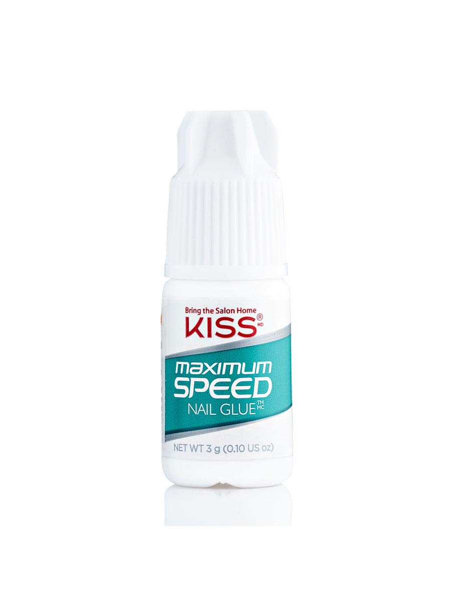 KISS six-pack layout with cap detail highlighting travel-friendly convenience