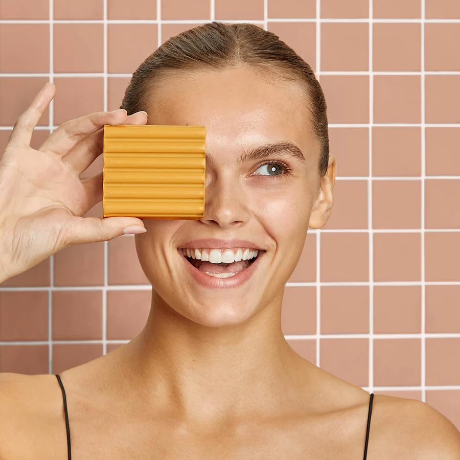 Kitsch label zoom revealing ingredient highlights and clean formulation