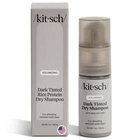 Kitsch used by woman outdoors showing fast refresh while commuting