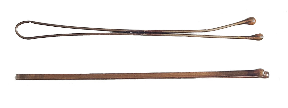 Kleravitex pin next to a hand illustrating 2.75-inch jumbo size for thick hair