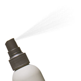KMS HAIRPLAY nozzle detail demonstrating easy, even mist for control