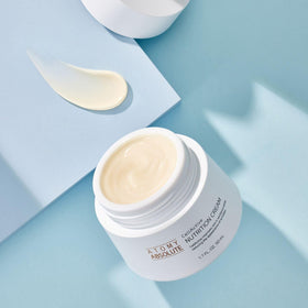 Konipl Atomy Absolute CellActive cream texture close-up demonstrating smooth application