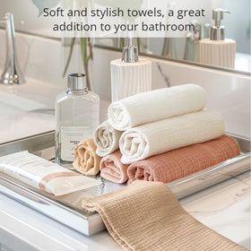 Konssy washcloth with water beads demonstrating quick absorbency and drying