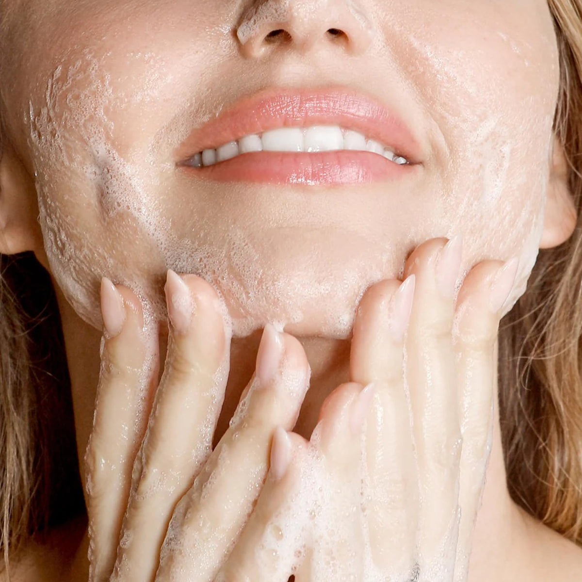KORA Organics aloe vera juice detail in spoon, emphasizes hydration during cleansing