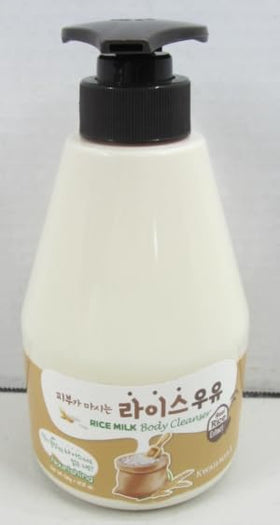 Kwailnara pouring from bottle in shower demonstrating easy dispensing and soft foam
