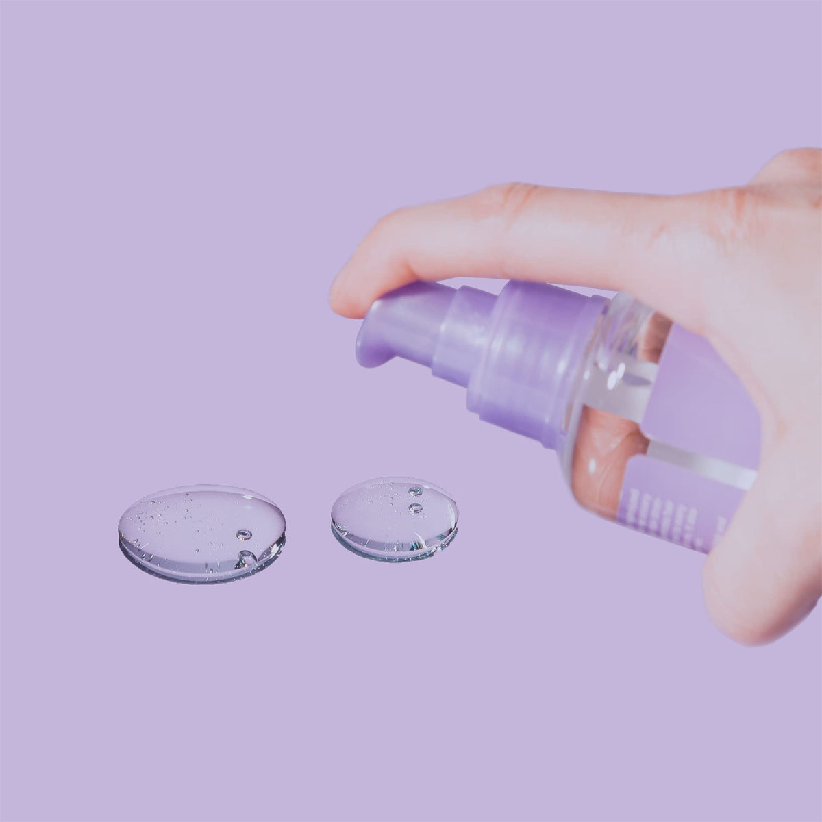 L LUSETA in-use on styled hair showing reduced frizz and shine