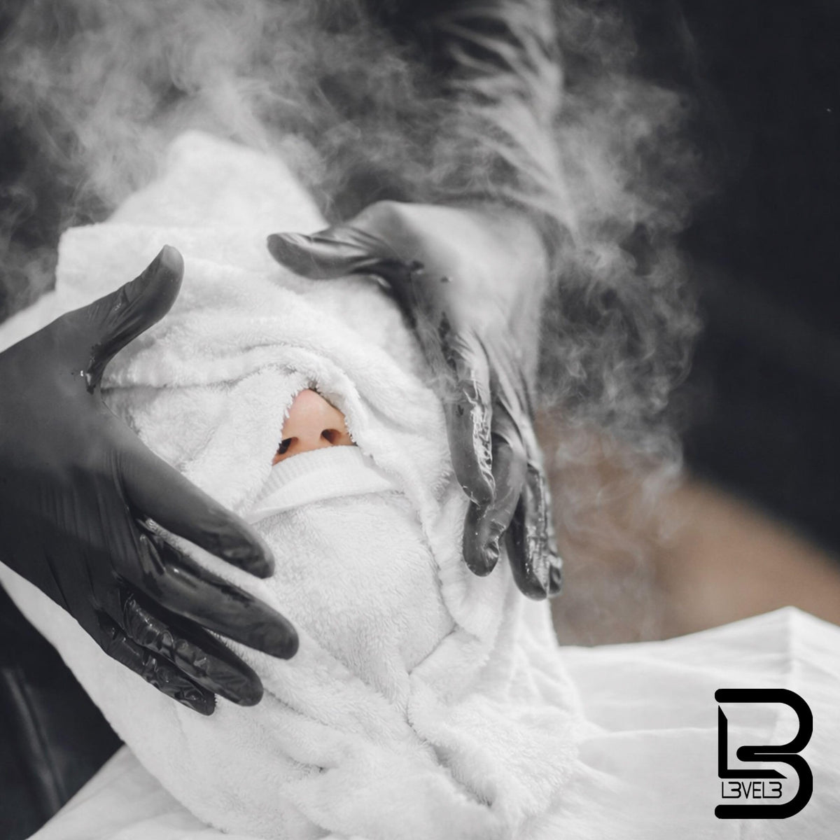 L3 towel absorbing water quickly to show fast-drying, high absorbency benefit