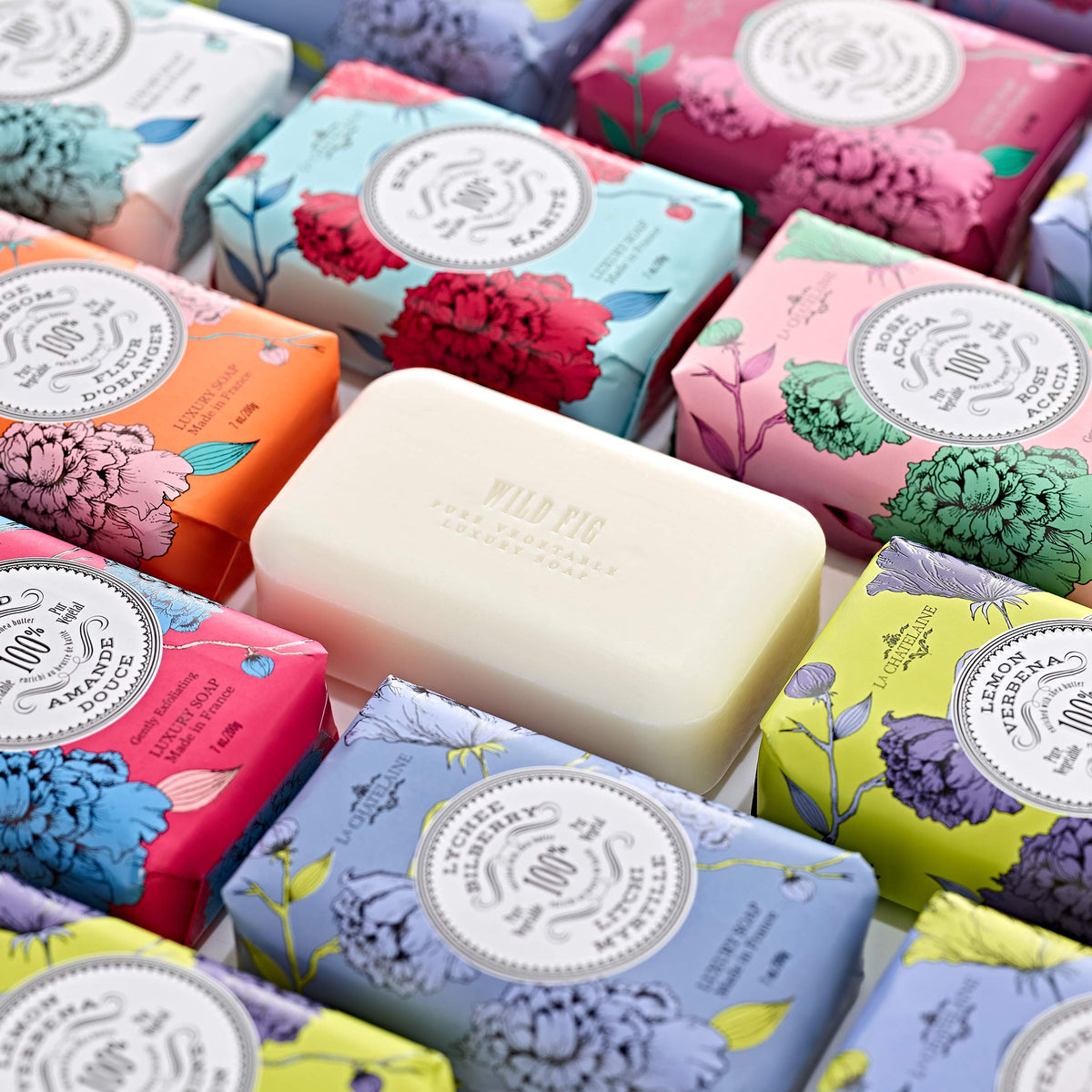 La Chatelaine close-up lather on skin demonstrating creamy foam and gentle cleansing