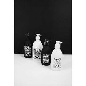 La Compagnie de Provence label close-up highlighting black tea fragrance and natural-ingredient claim