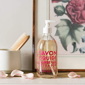 La Compagnie de Provence foam texture image shows gentle lather and skin-friendly benefit