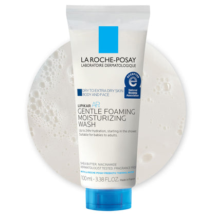 La Roche-Posay Lipikar AP+ front pump bottle shows easy dispensing and gentle cleansing