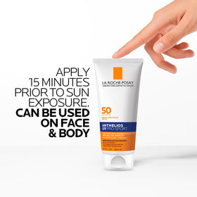 La Roche-Posay splash test showing water resistance and lasting coverage