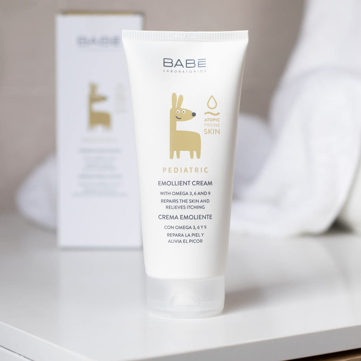 LABORATORIOS BABE applied on baby arm demonstrating soothing hydration and protection