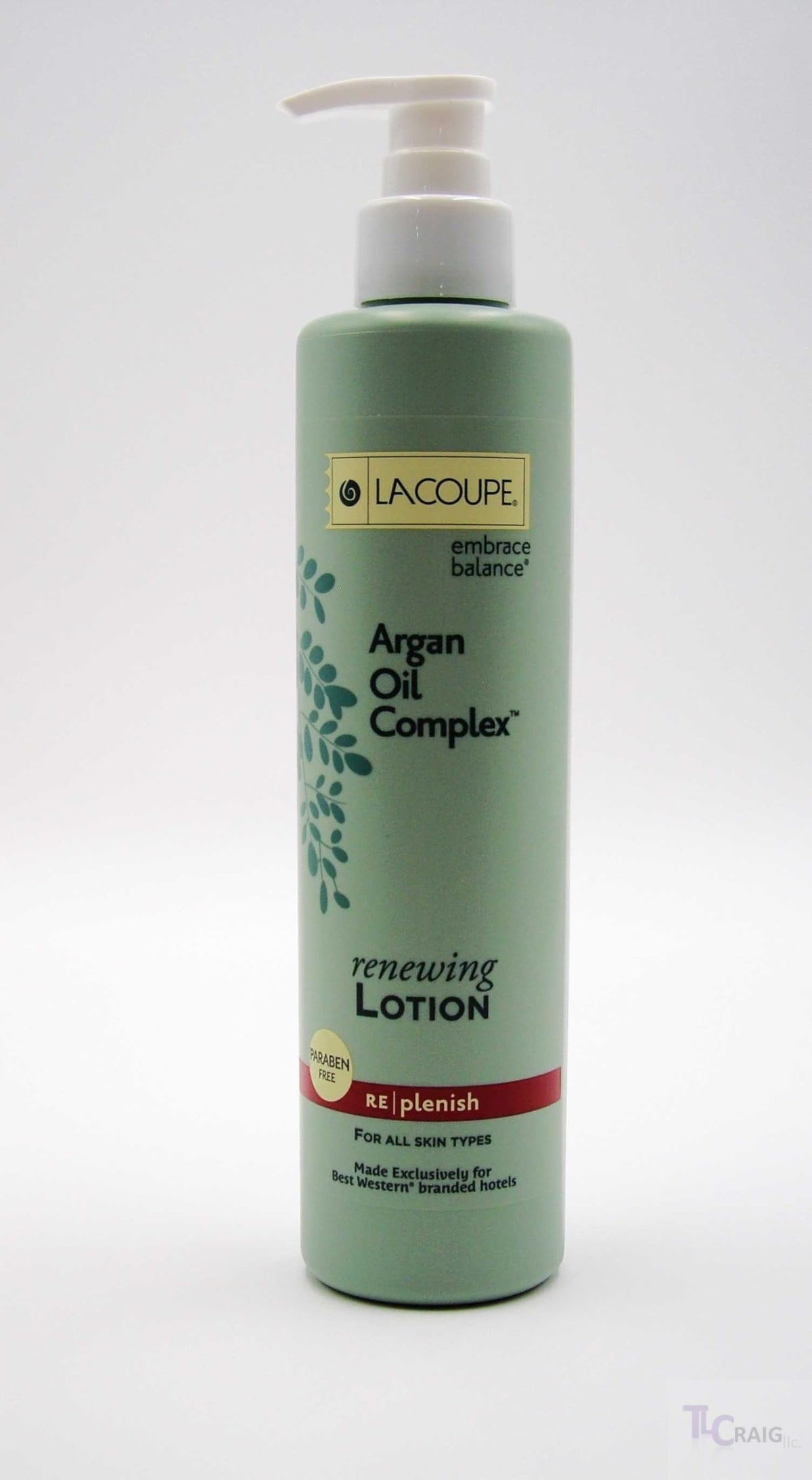 LACOUPE pump dispenser close-up for controlled, mess-free lotion dosing