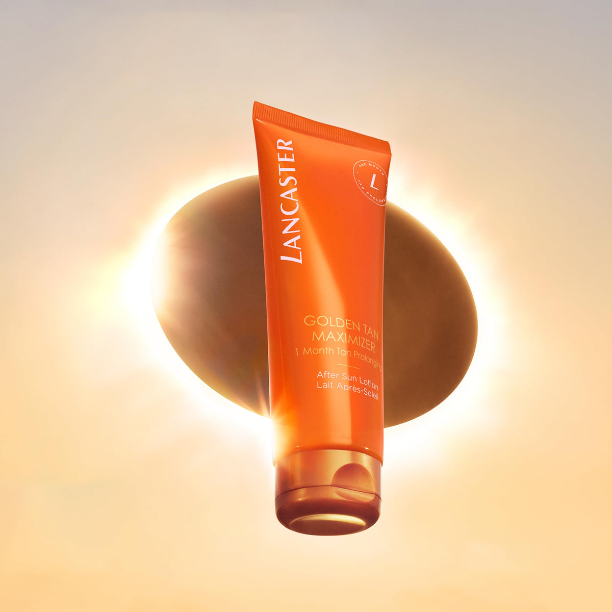 Lancaster lotion texture close-up demonstrating creamy formula and fast absorption benefit