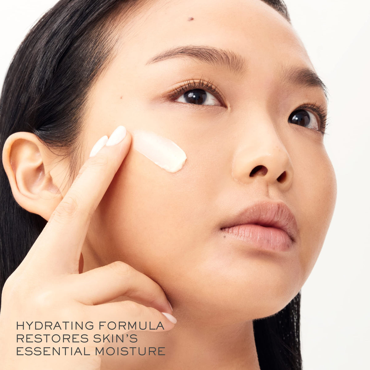 Lancôme cream texture close-up highlighting smooth, nourishing consistency