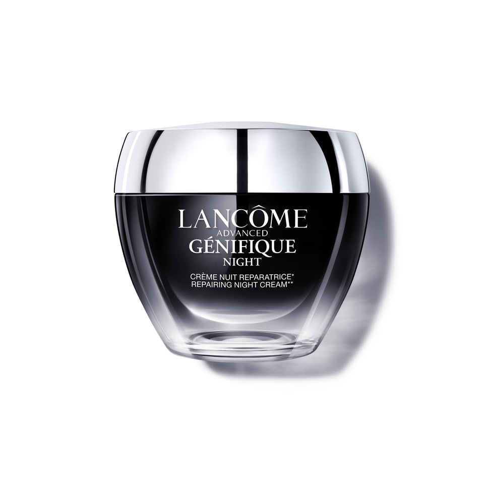 Lancôme jar front view showing product and branding, promoting nightly barrier repair