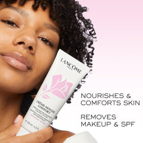 Lancôme foam on hand demonstrating gentle makeup removal and soothing cleansing