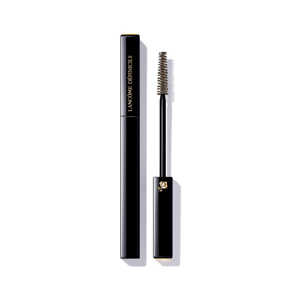 Lancôme Définicils front packaging showing elegant tube and deep brown color benefit easy storage