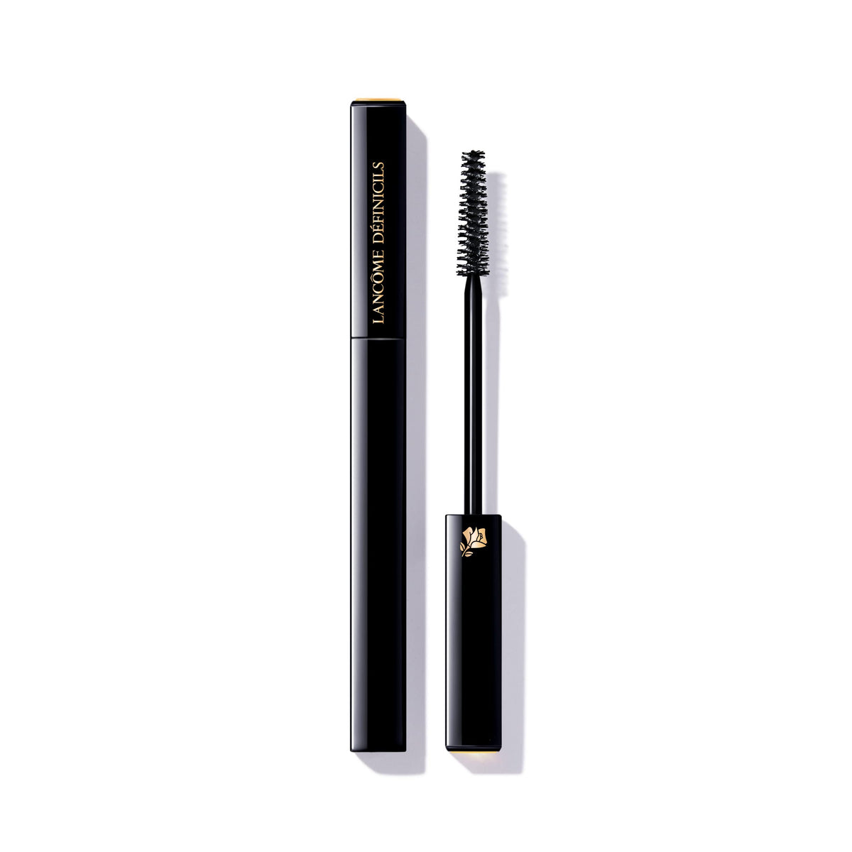 Lancôme Définicils front packaging showing polished black tube and logo, highlighting elegant presentation