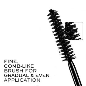 Lancôme Définicils texture swipe illustrating smooth formula for clump-free, even coating