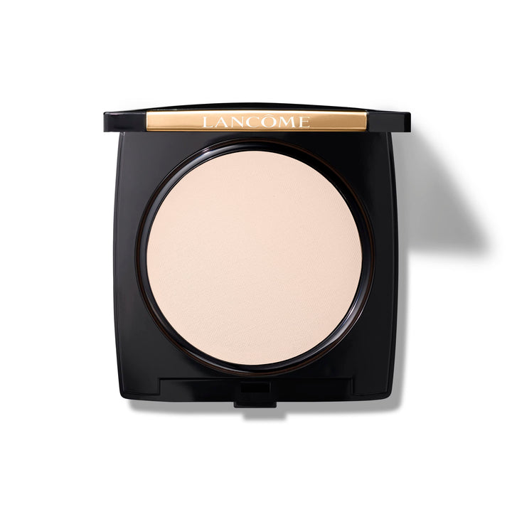 Lancôme compact front view showing elegant packaging and travel-ready benefit
